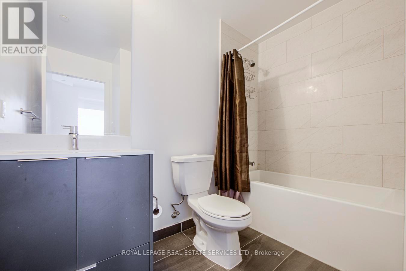 1006 - 32 Forest Manor Road, Toronto, ON - Indoor Photo Showing Bathroom