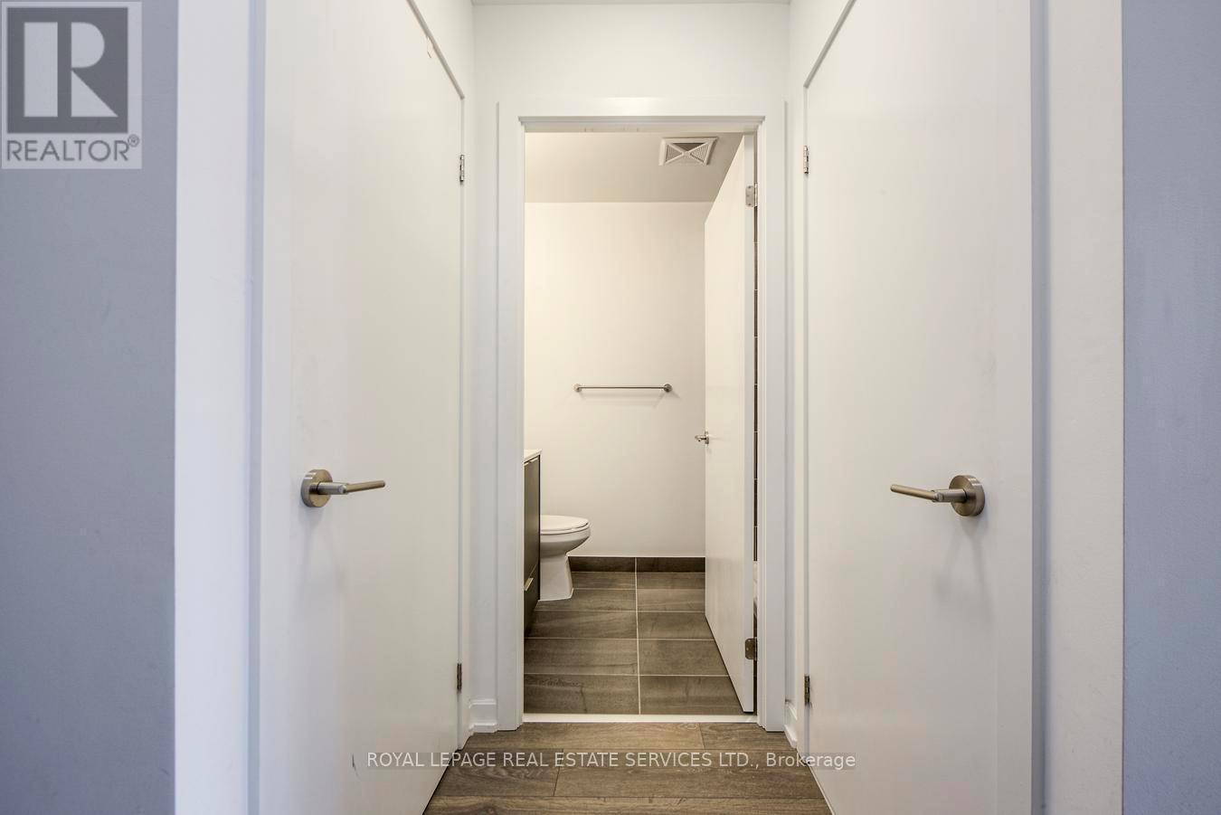 1006 - 32 Forest Manor Road, Toronto, ON - Indoor