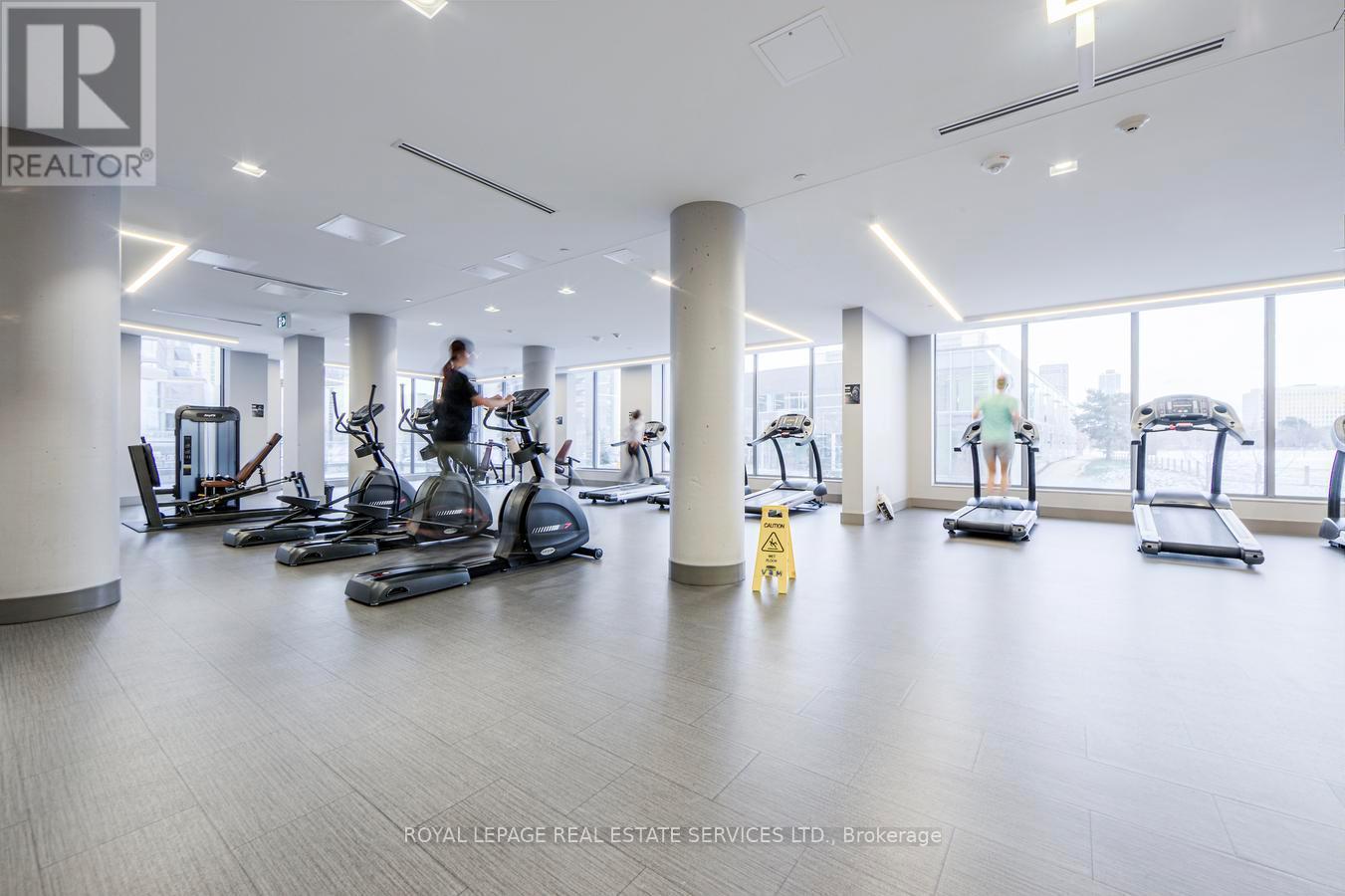 1006 - 32 Forest Manor Road, Toronto, ON - Indoor Photo Showing Gym Room