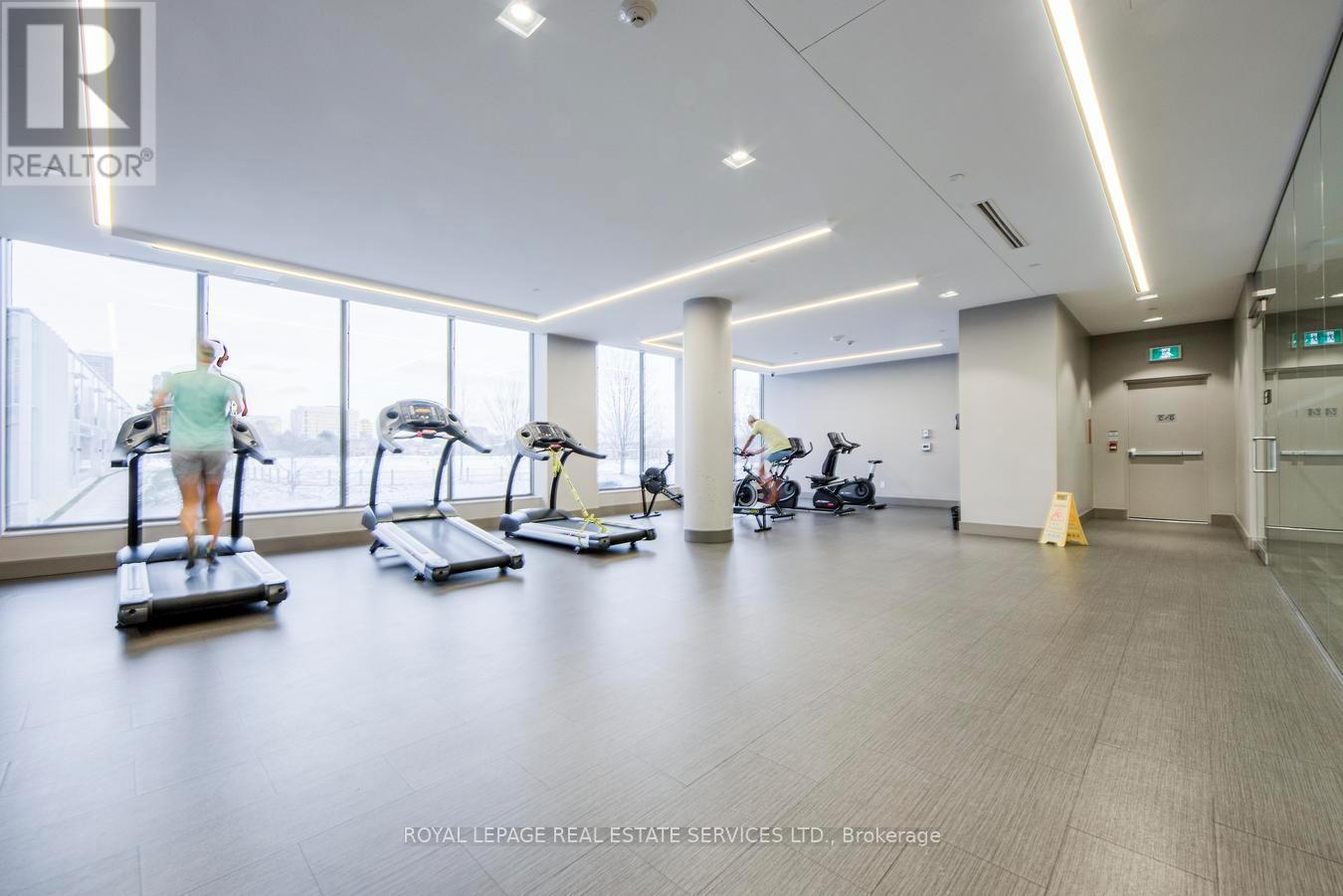 1006 - 32 Forest Manor Road, Toronto, ON - Indoor Photo Showing Gym Room