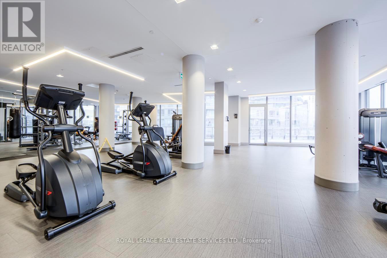 1006 - 32 Forest Manor Road, Toronto, ON - Indoor Photo Showing Gym Room