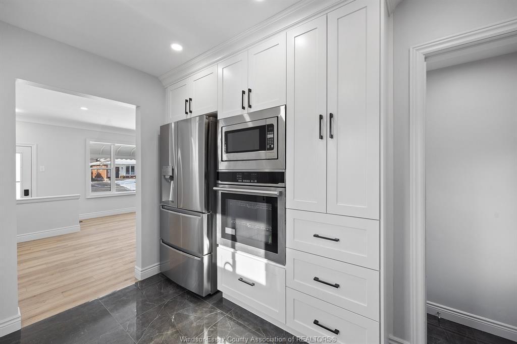 2692 Everts, Windsor, ON