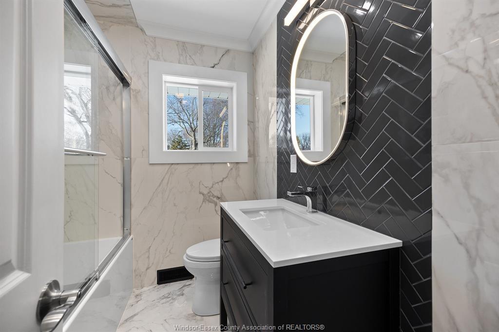 2692 Everts, Windsor, ON