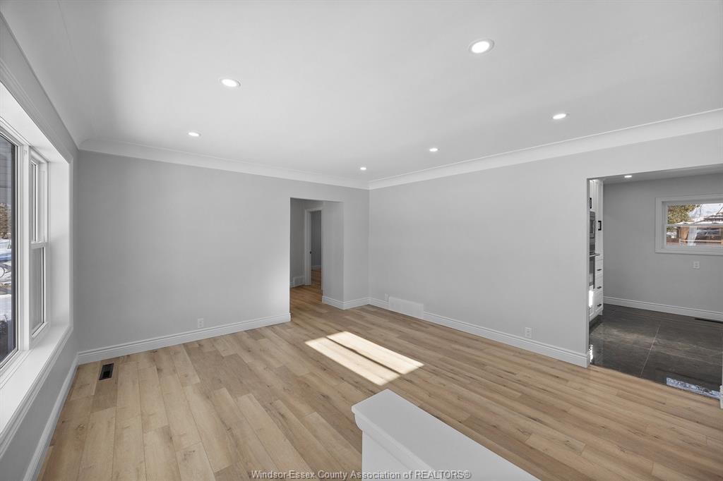 2692 Everts, Windsor, ON