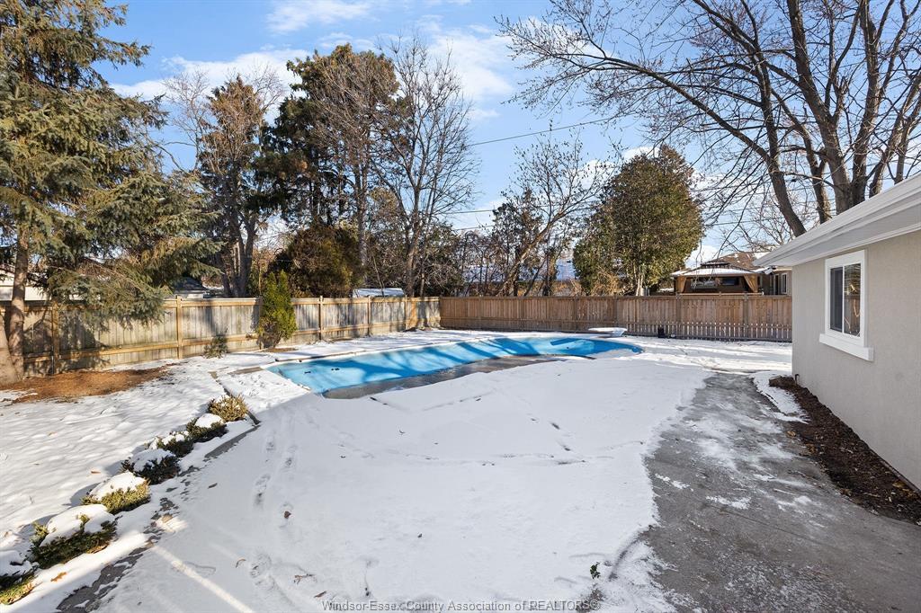 2692 Everts, Windsor, ON