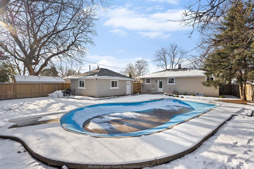 2692 Everts, Windsor, ON