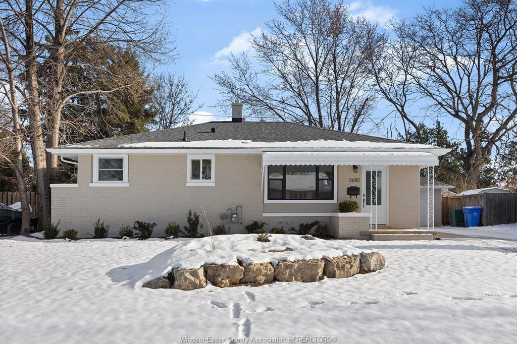 2692 Everts, Windsor, ON