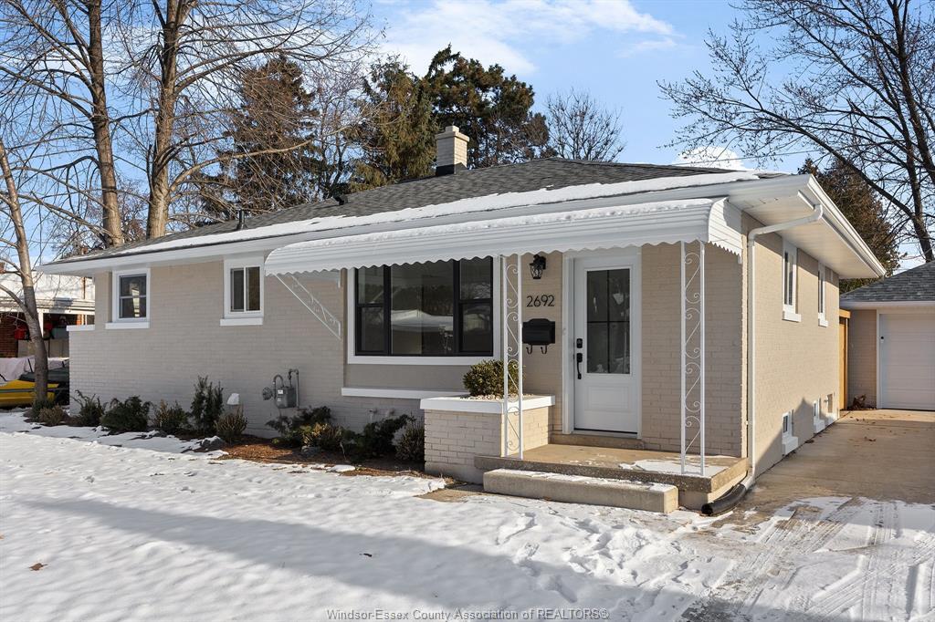 2692 Everts, Windsor, ON