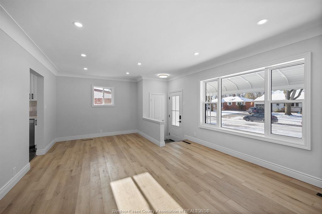 2692 Everts, Windsor, ON