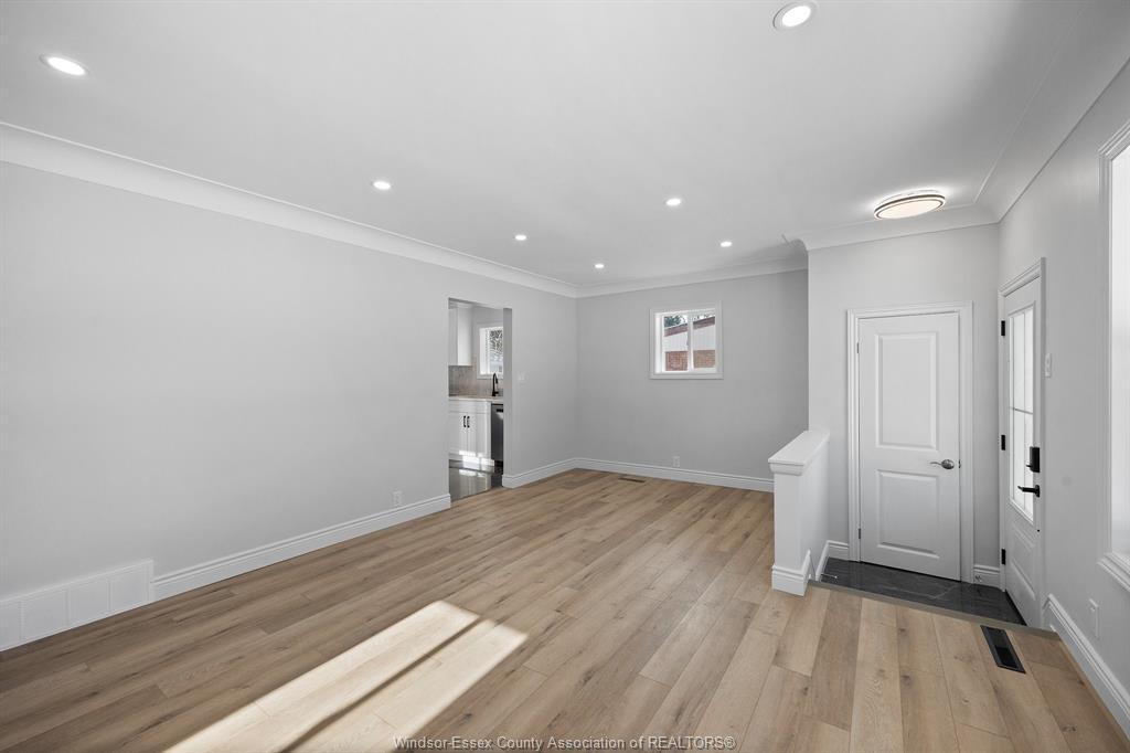 2692 Everts, Windsor, ON