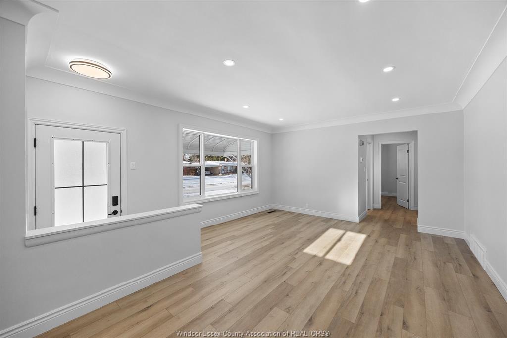 2692 Everts, Windsor, ON