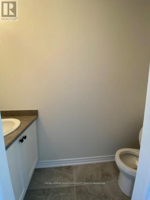 132 Nottingham Road, Barrie, ON - Indoor Photo Showing Bathroom