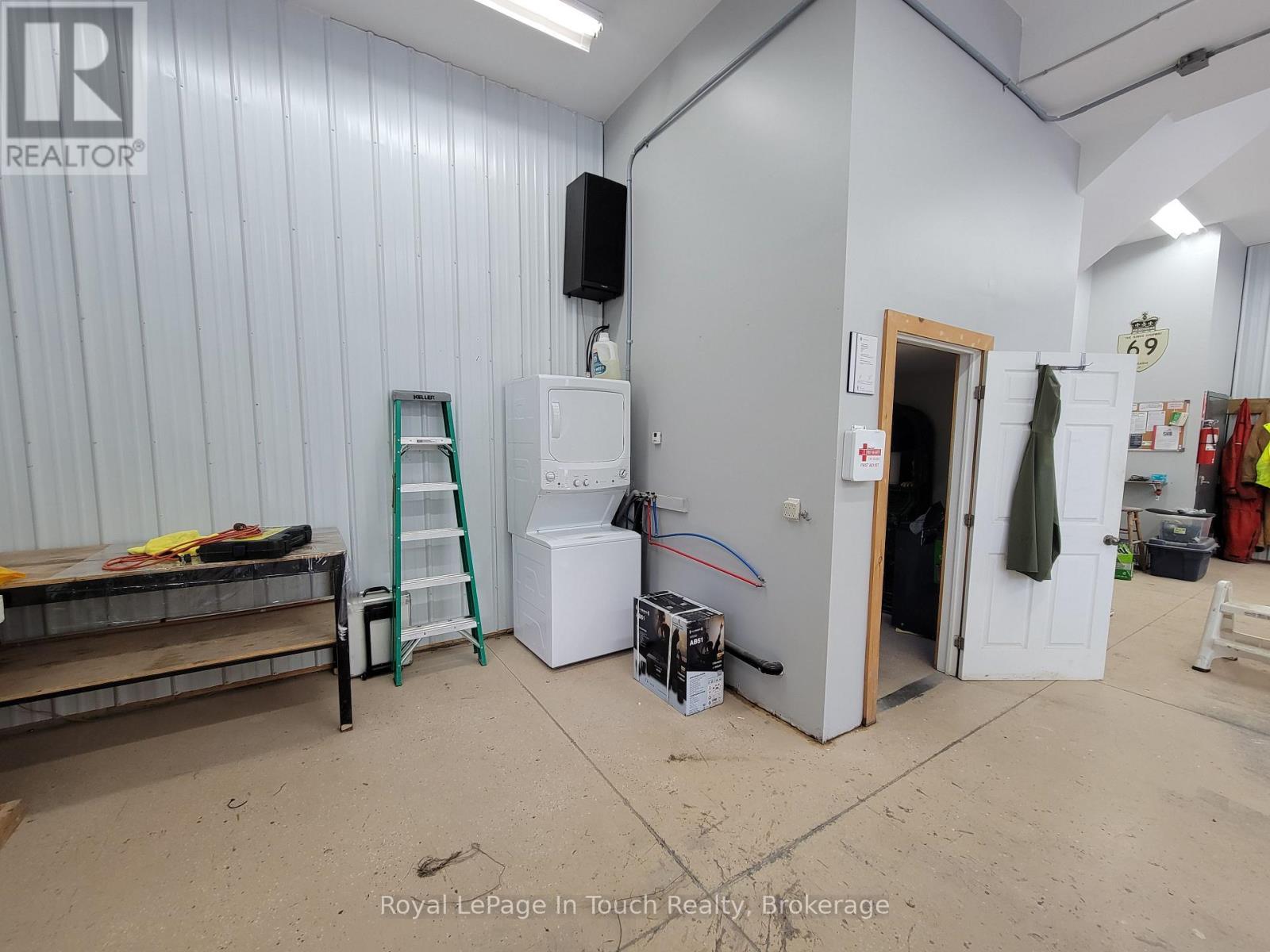 5631 Upper Big Chute Road, Severn, ON