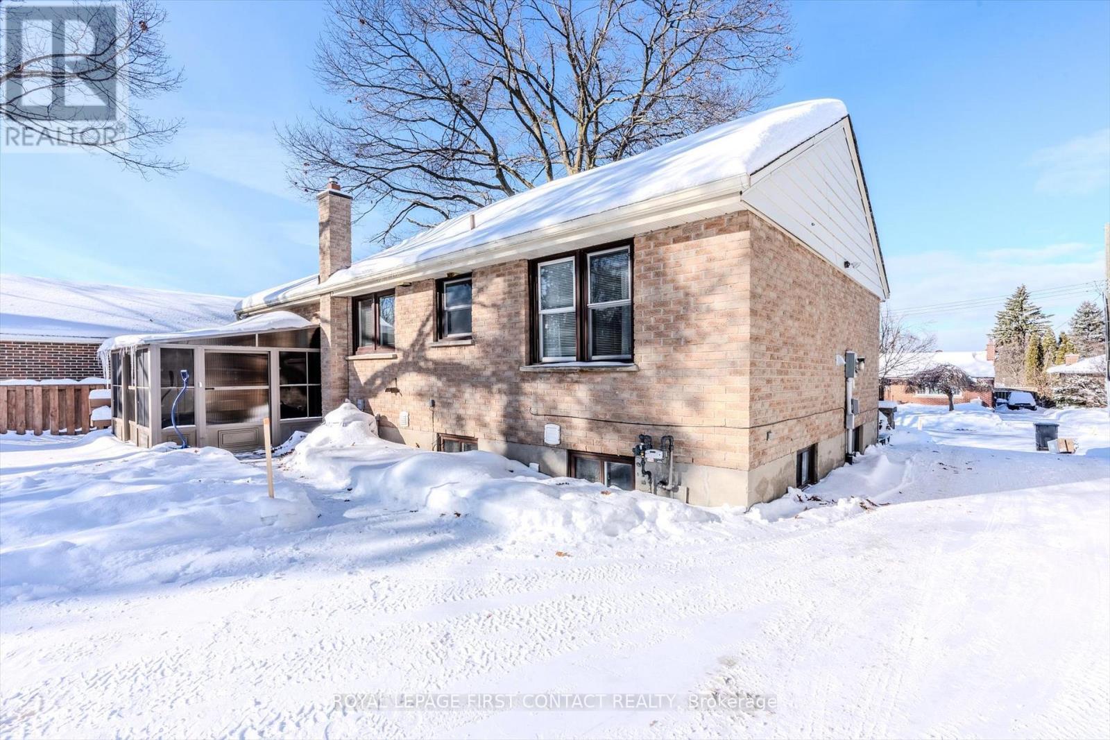 Unit A - 23 Shannon Street, Barrie, ON - Outdoor