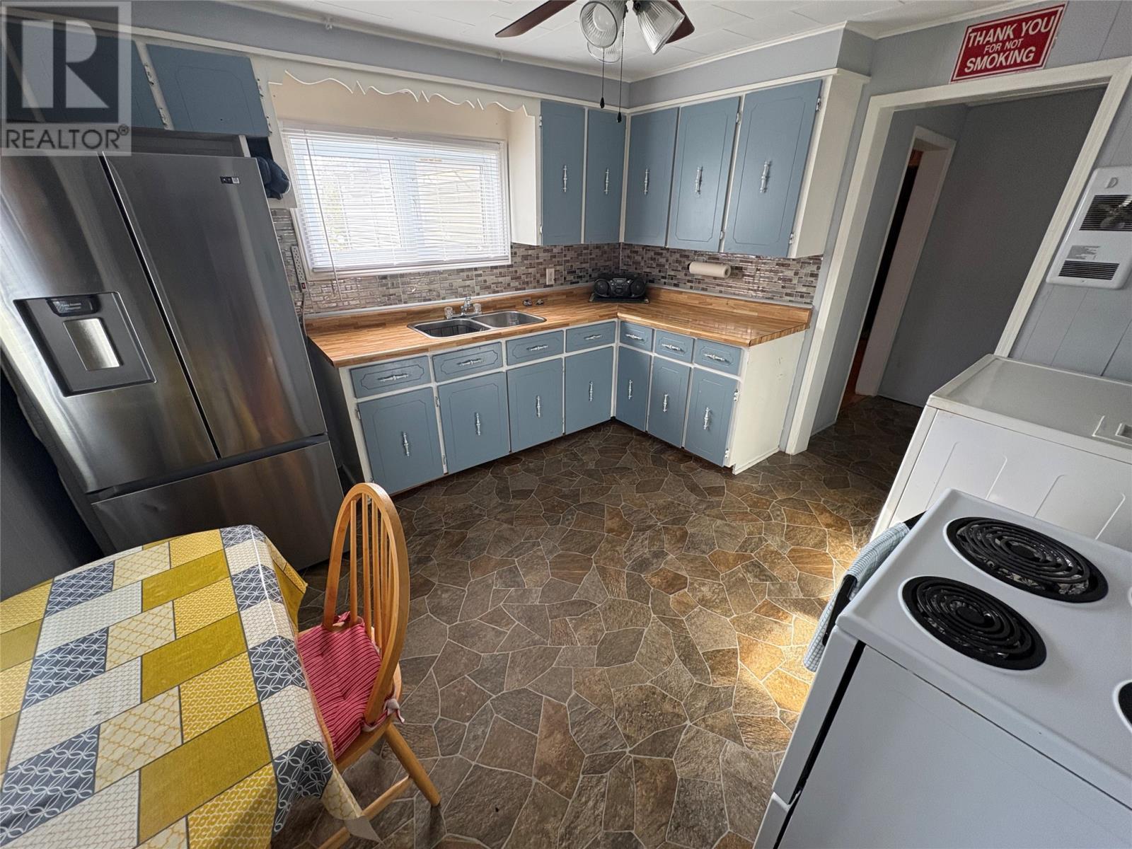 8 Thirteenth Avenue, Grand Falls Windsor, NL - Indoor