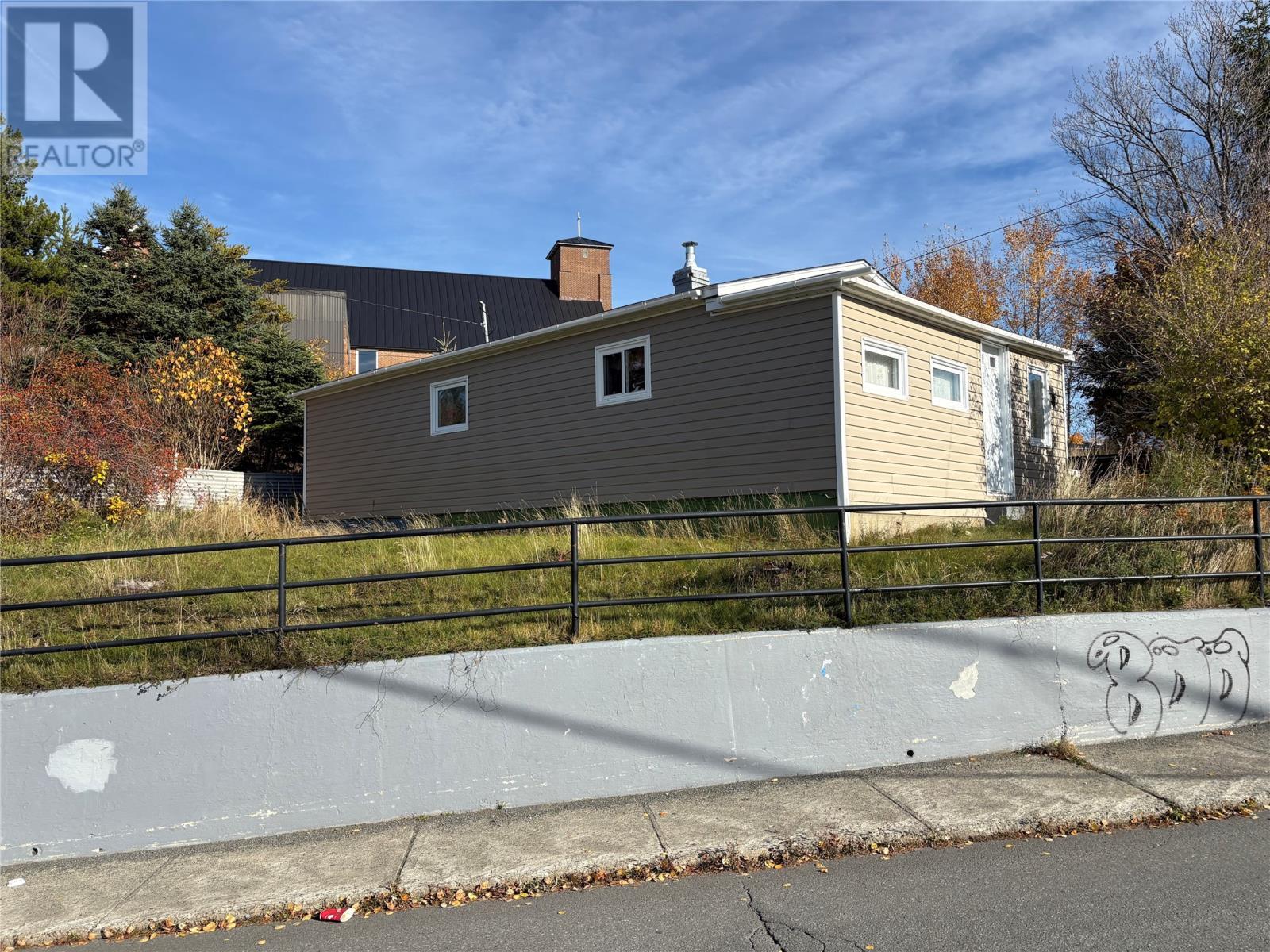 8 Thirteenth Avenue, Grand Falls Windsor, NL - Outdoor