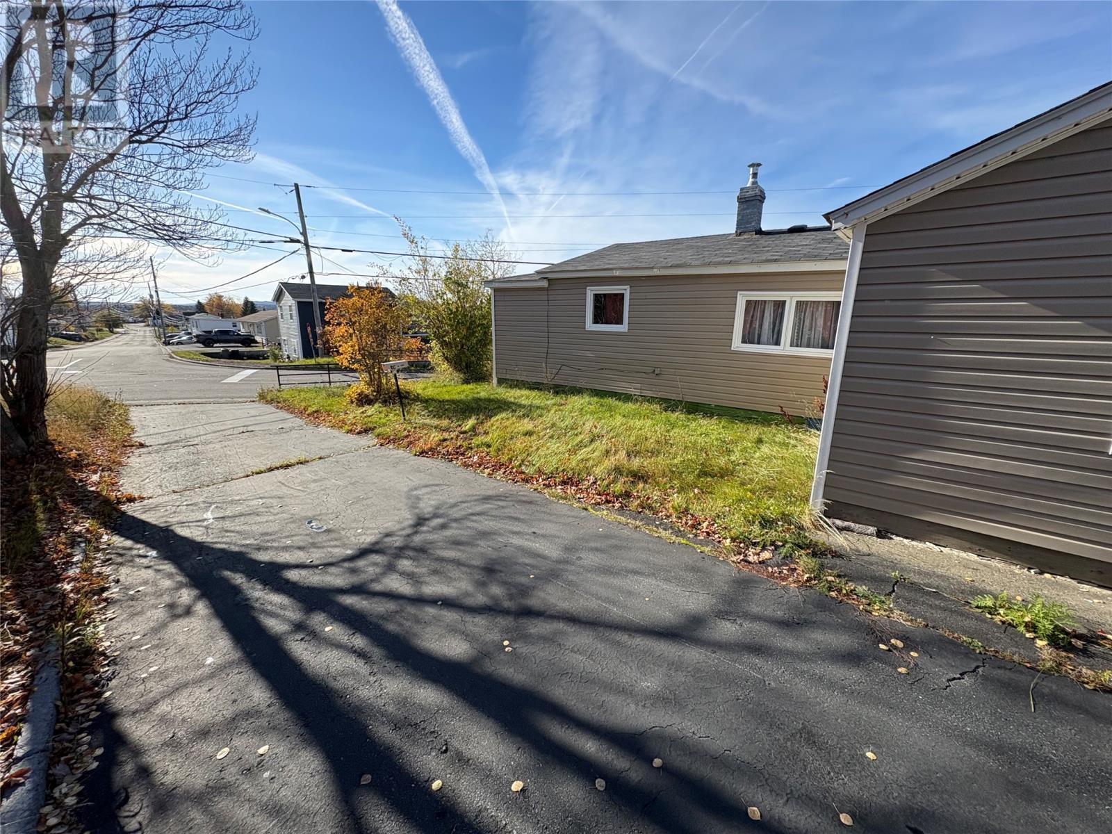 8 Thirteenth Avenue, Grand Falls Windsor, NL - Outdoor