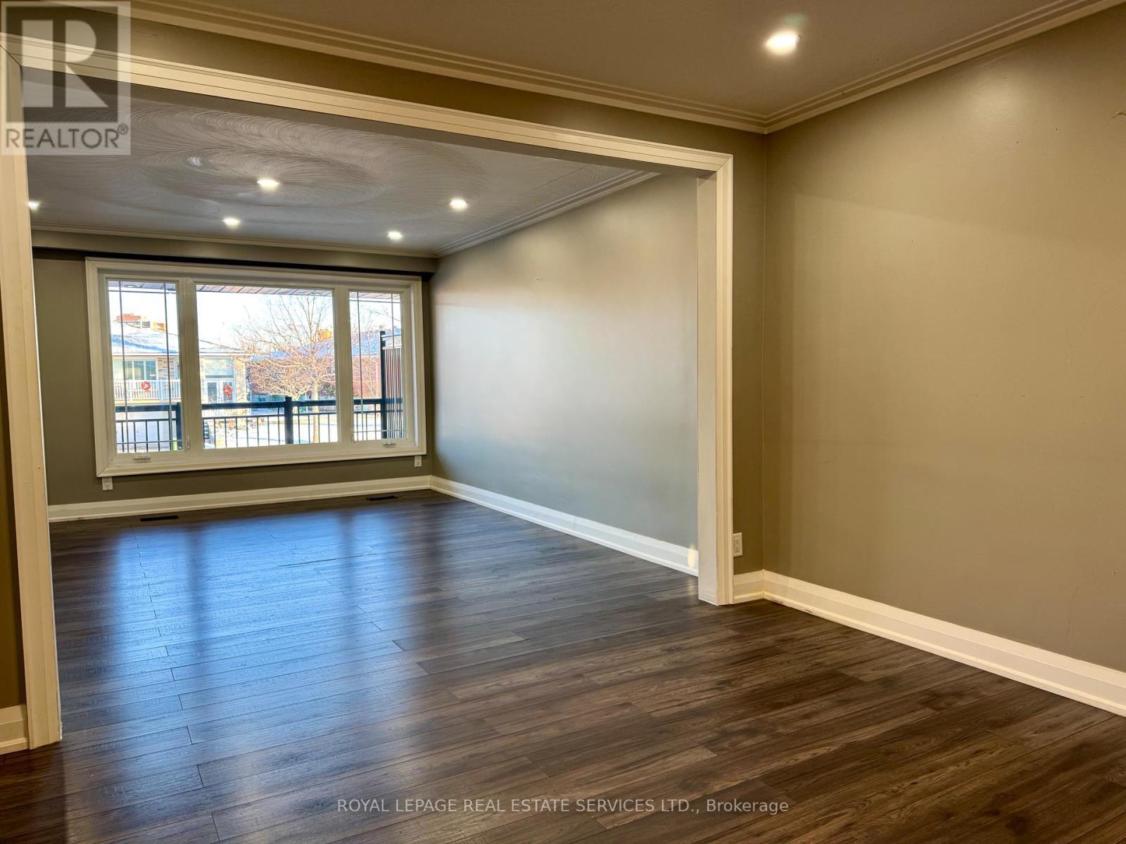 70 Hisey Crescent, Toronto, ON - Indoor Photo Showing Other Room