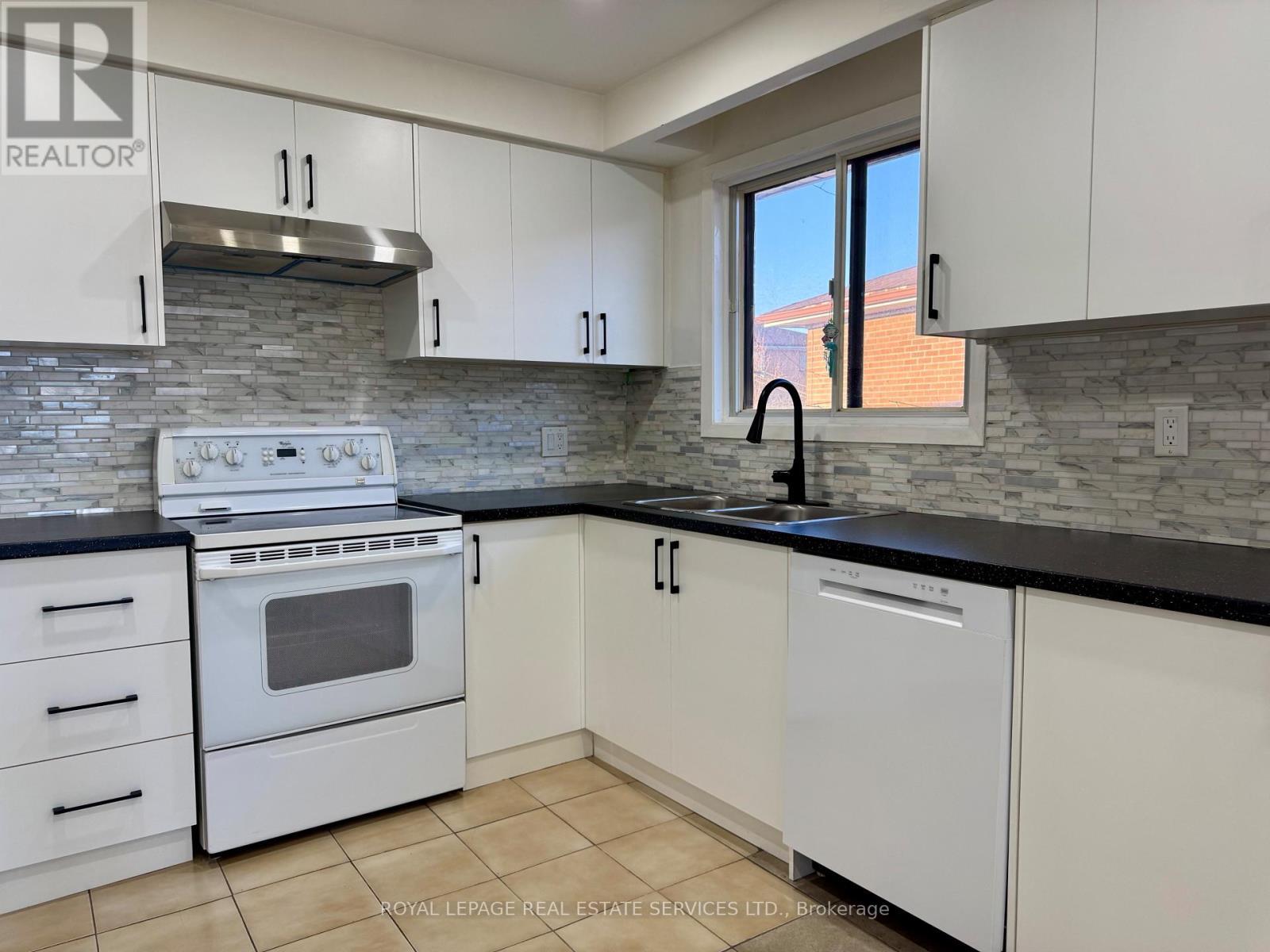70 Hisey Crescent, Toronto, ON - Indoor Photo Showing Kitchen With Double Sink