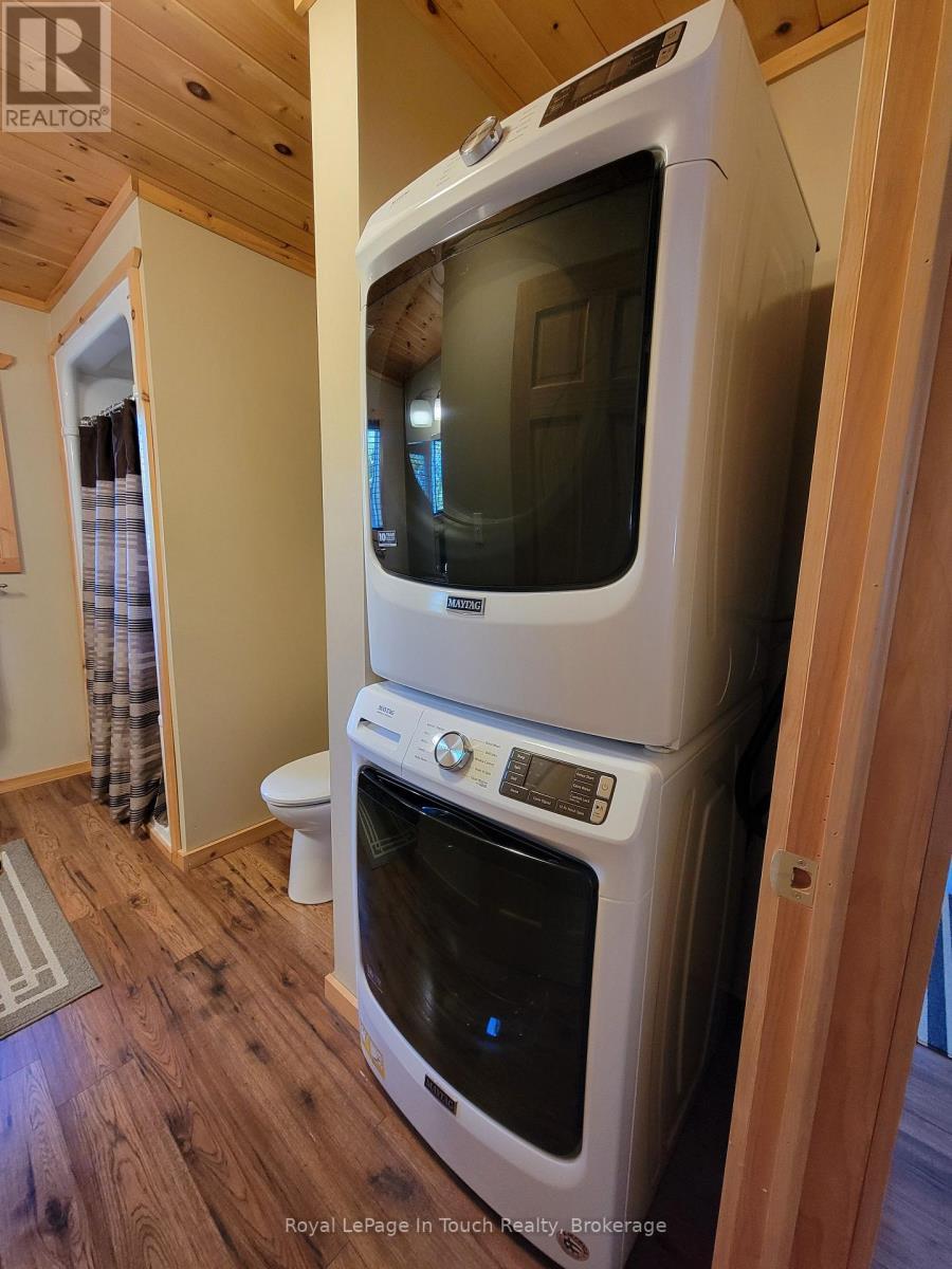 5631 Upper Big Chute Road, Severn, ON - Indoor Photo Showing Laundry Room