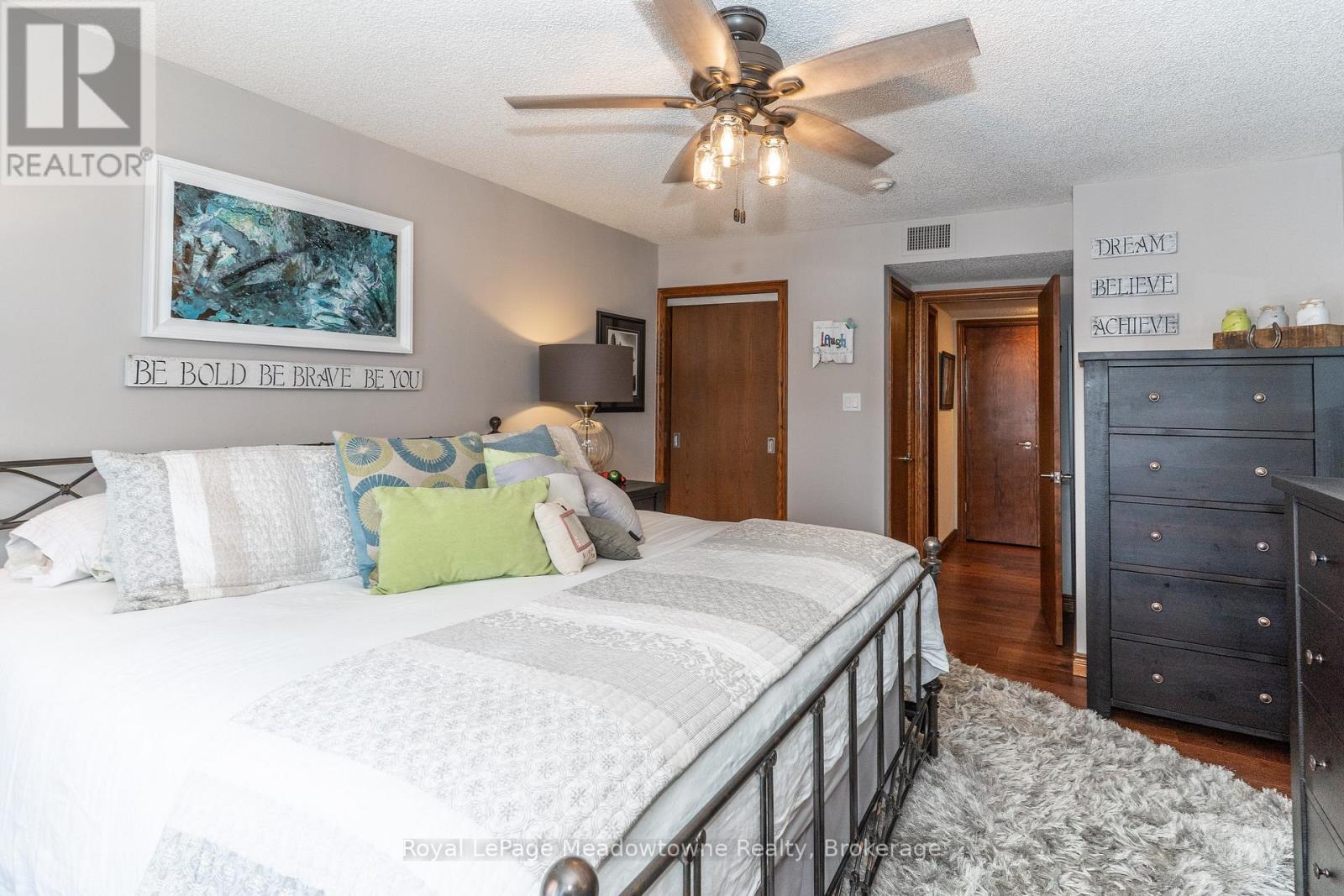 301 - 34 Deerhurst Greens Road, Huntsville (Chaffey), ON - Indoor Photo Showing Bedroom