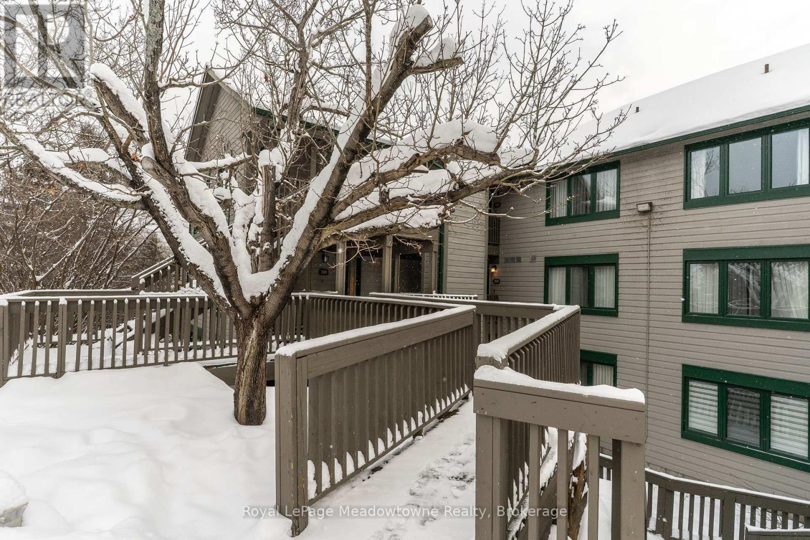 301 - 34 Deerhurst Greens Road, Huntsville (Chaffey), ON - Outdoor