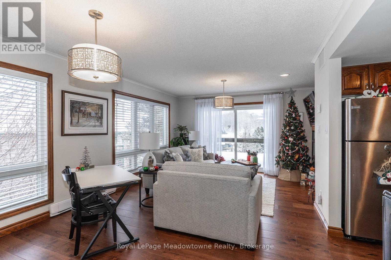 301 - 34 Deerhurst Greens Road, Huntsville (Chaffey), ON - Indoor