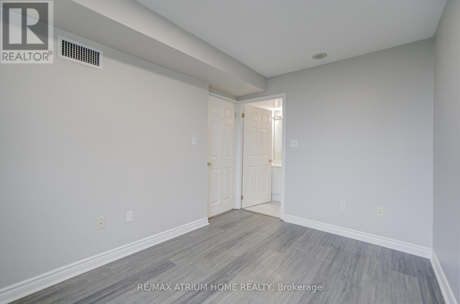 2315 - 7 Lorraine Drive, Toronto, ON - Indoor Photo Showing Other Room