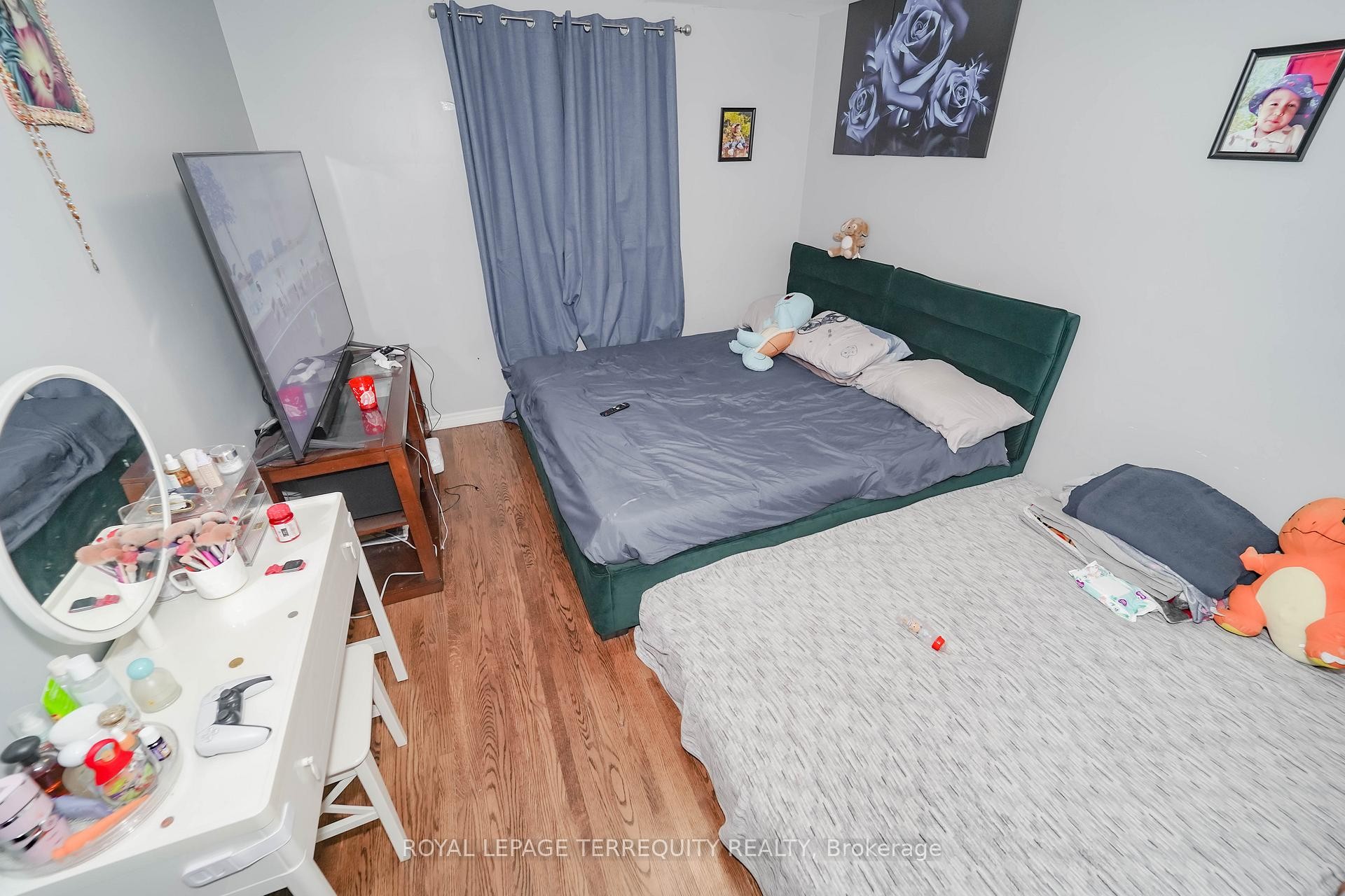 Upper-95 Stanley Road, Toronto, ON - Indoor Photo Showing Bedroom