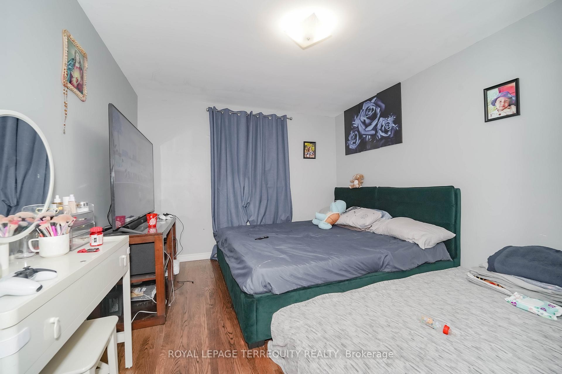 Upper-95 Stanley Road, Toronto, ON - Indoor Photo Showing Bedroom