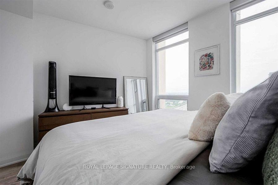 3409-36 Park Lawn Road, Toronto, ON - Indoor Photo Showing Bedroom