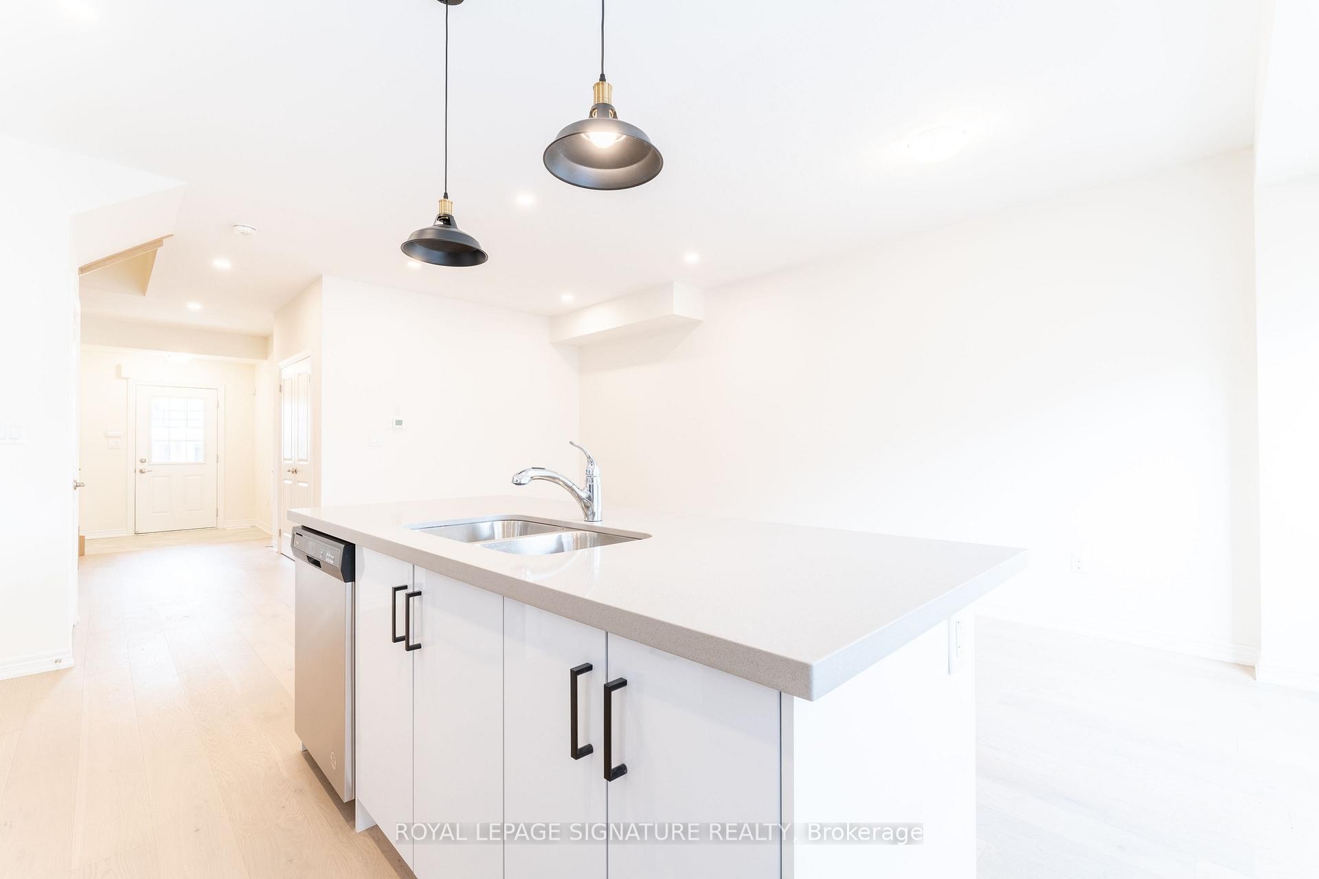 143 Sonoma Lane, Hamilton, ON - Indoor Photo Showing Kitchen With Double Sink