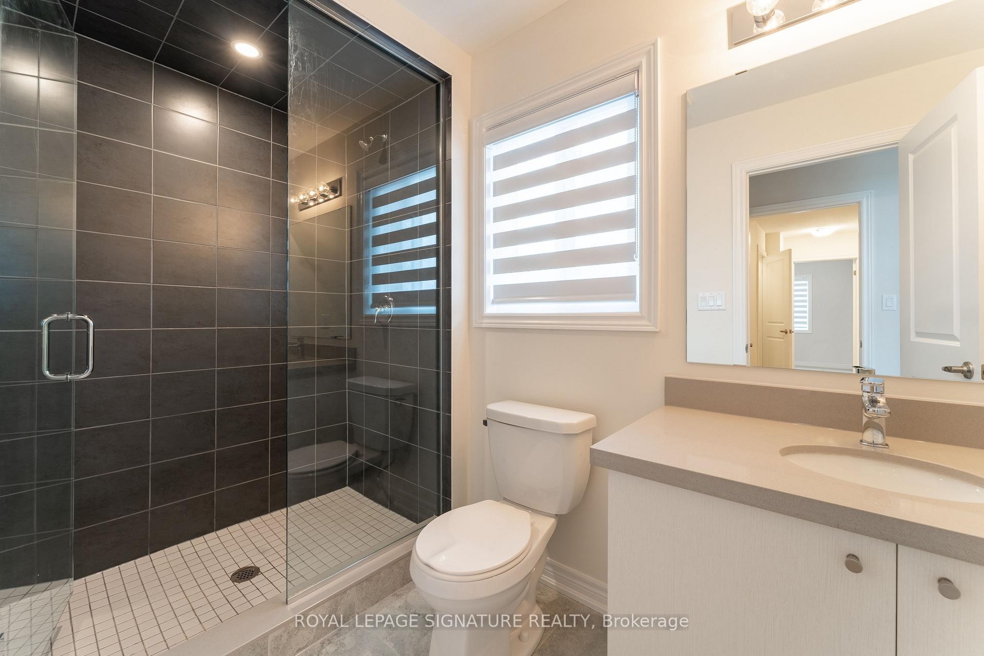 143 Sonoma Lane, Hamilton, ON - Indoor Photo Showing Bathroom