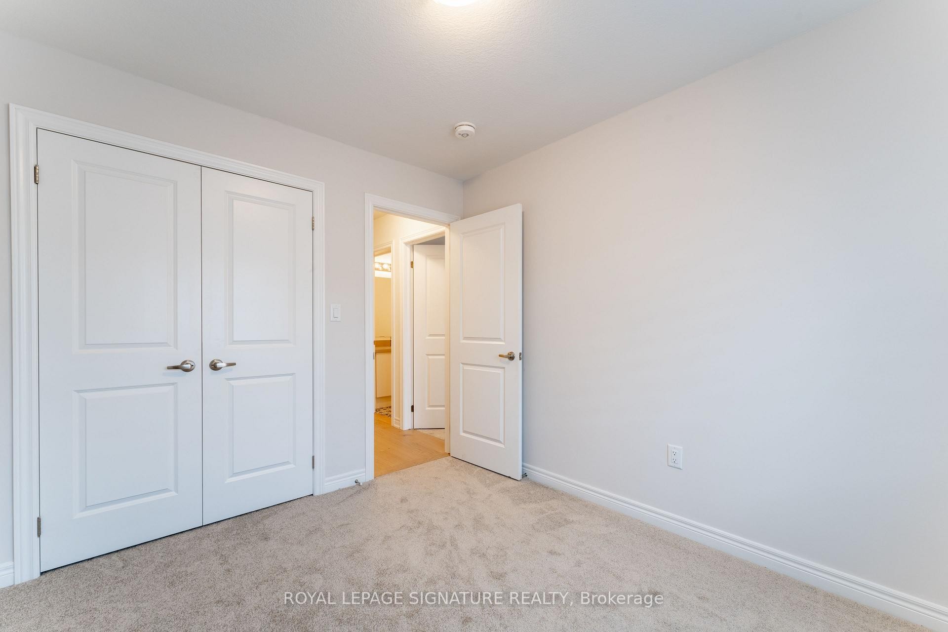 143 Sonoma Lane, Hamilton, ON - Indoor Photo Showing Other Room