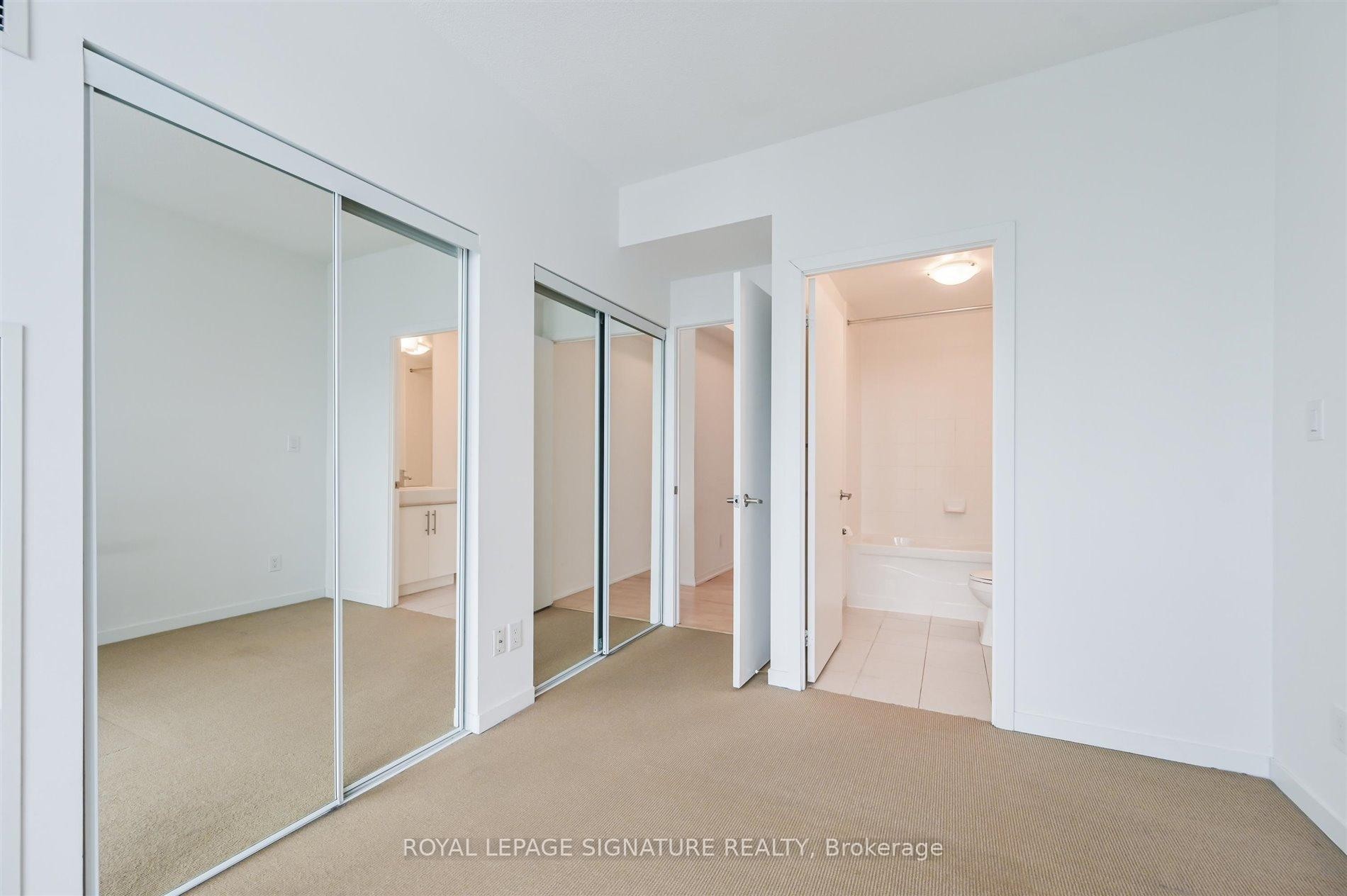 3007-55 Bremner Boulevard, Toronto, ON - Indoor Photo Showing Other Room