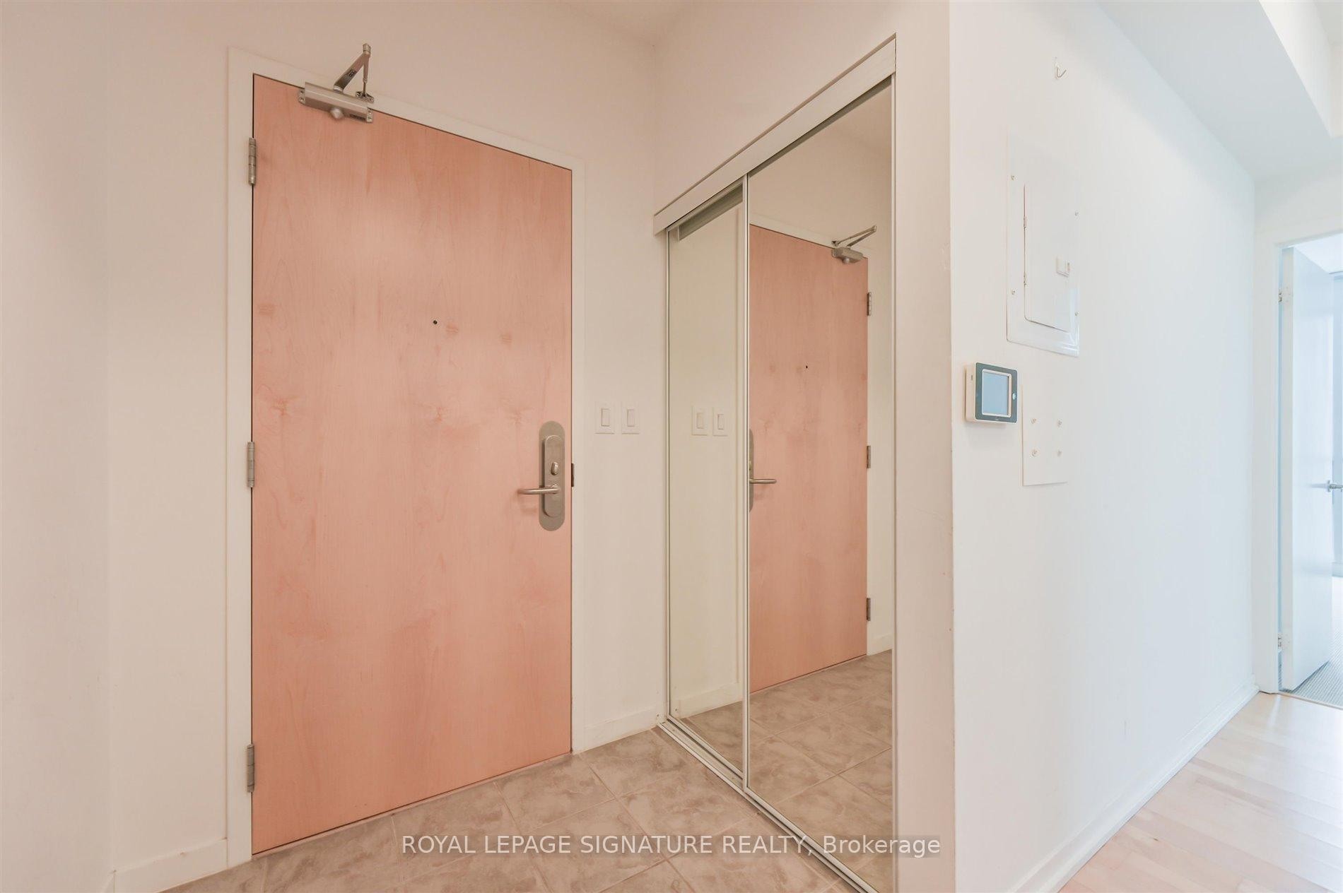 3007-55 Bremner Boulevard, Toronto, ON - Indoor