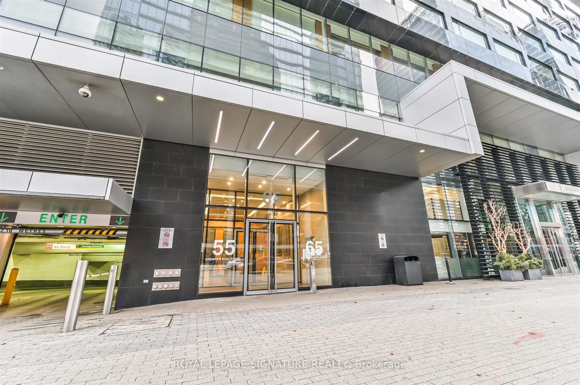 3007-55 Bremner Boulevard, Toronto, ON - Outdoor