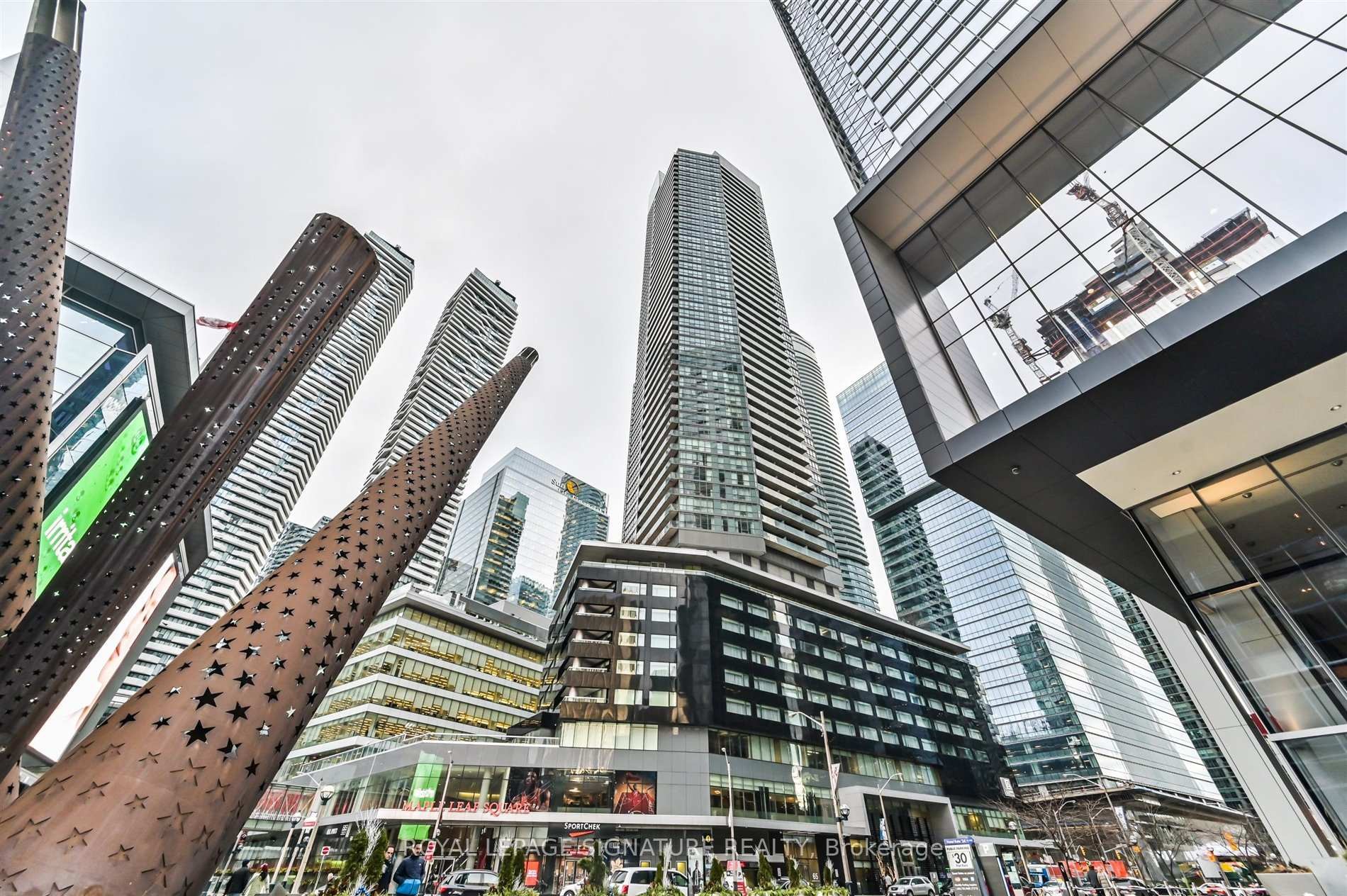 3007-55 Bremner Boulevard, Toronto, ON - Outdoor With Facade