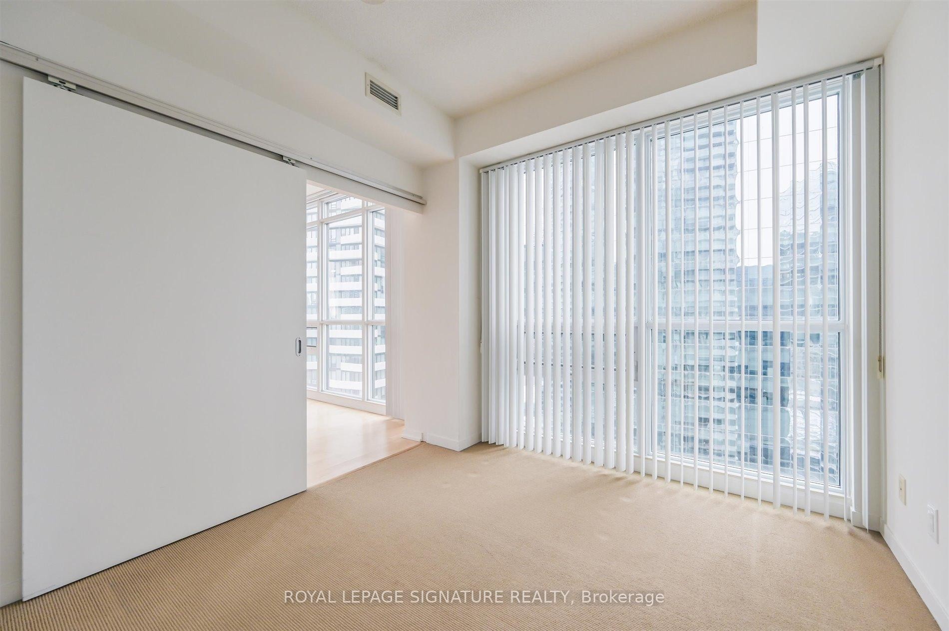 3007-55 Bremner Boulevard, Toronto, ON - Indoor Photo Showing Other Room