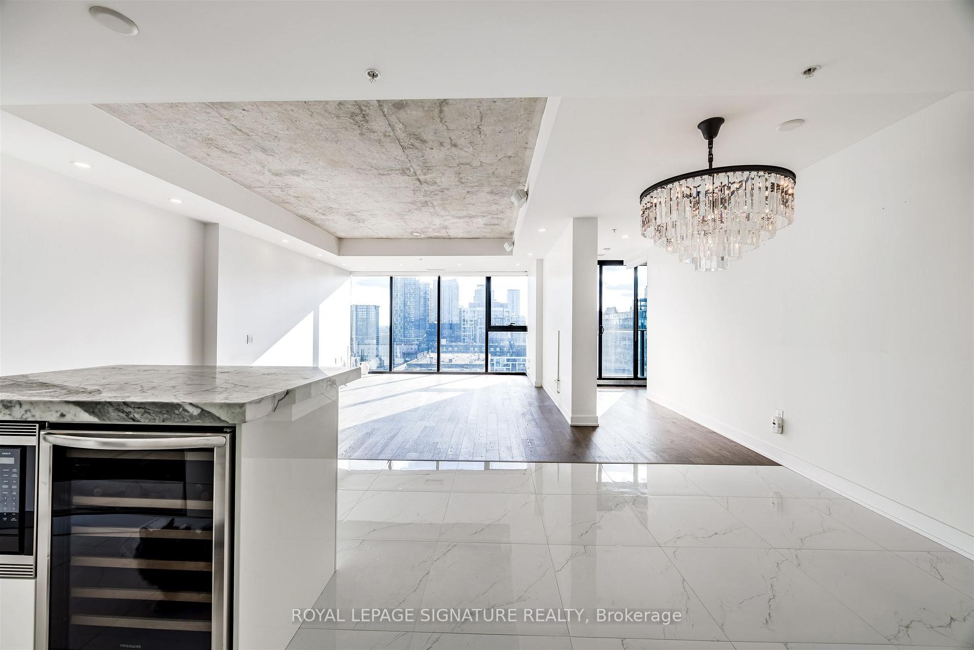 Ph1404-629 King Street W, Toronto, ON - Indoor Photo Showing Other Room