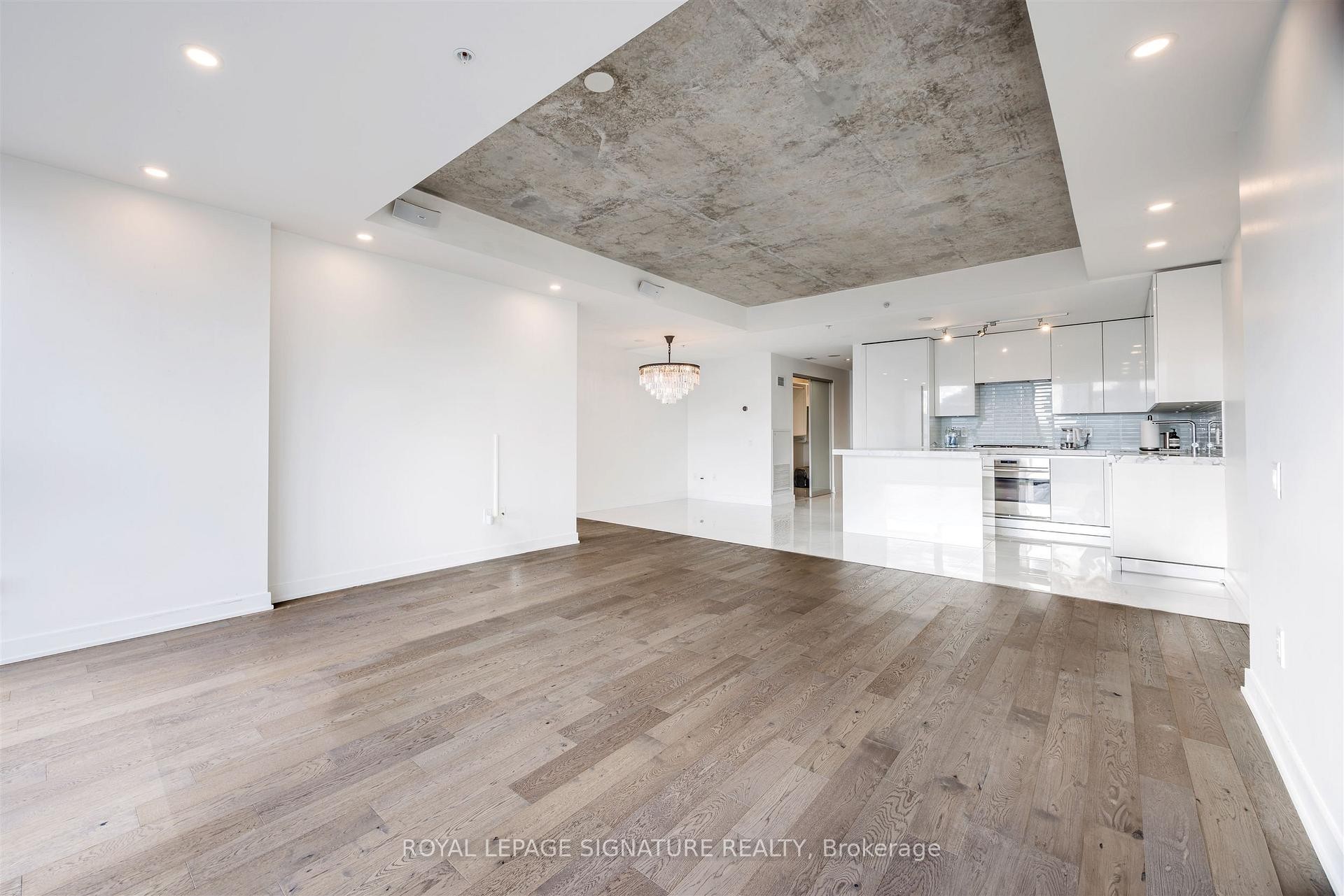 Ph1404-629 King Street W, Toronto, ON - Indoor Photo Showing Other Room