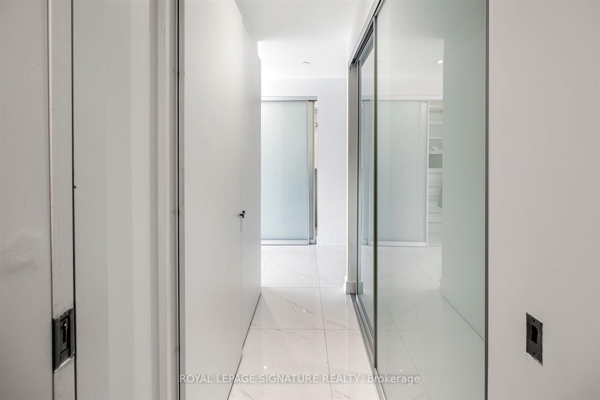 Ph1404-629 King Street W, Toronto, ON - Indoor Photo Showing Bathroom