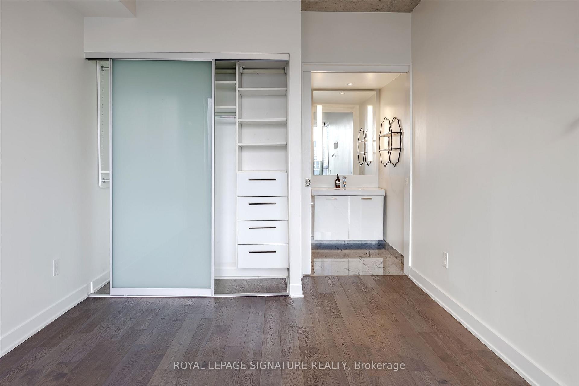 Ph1404-629 King Street W, Toronto, ON - Indoor Photo Showing Other Room