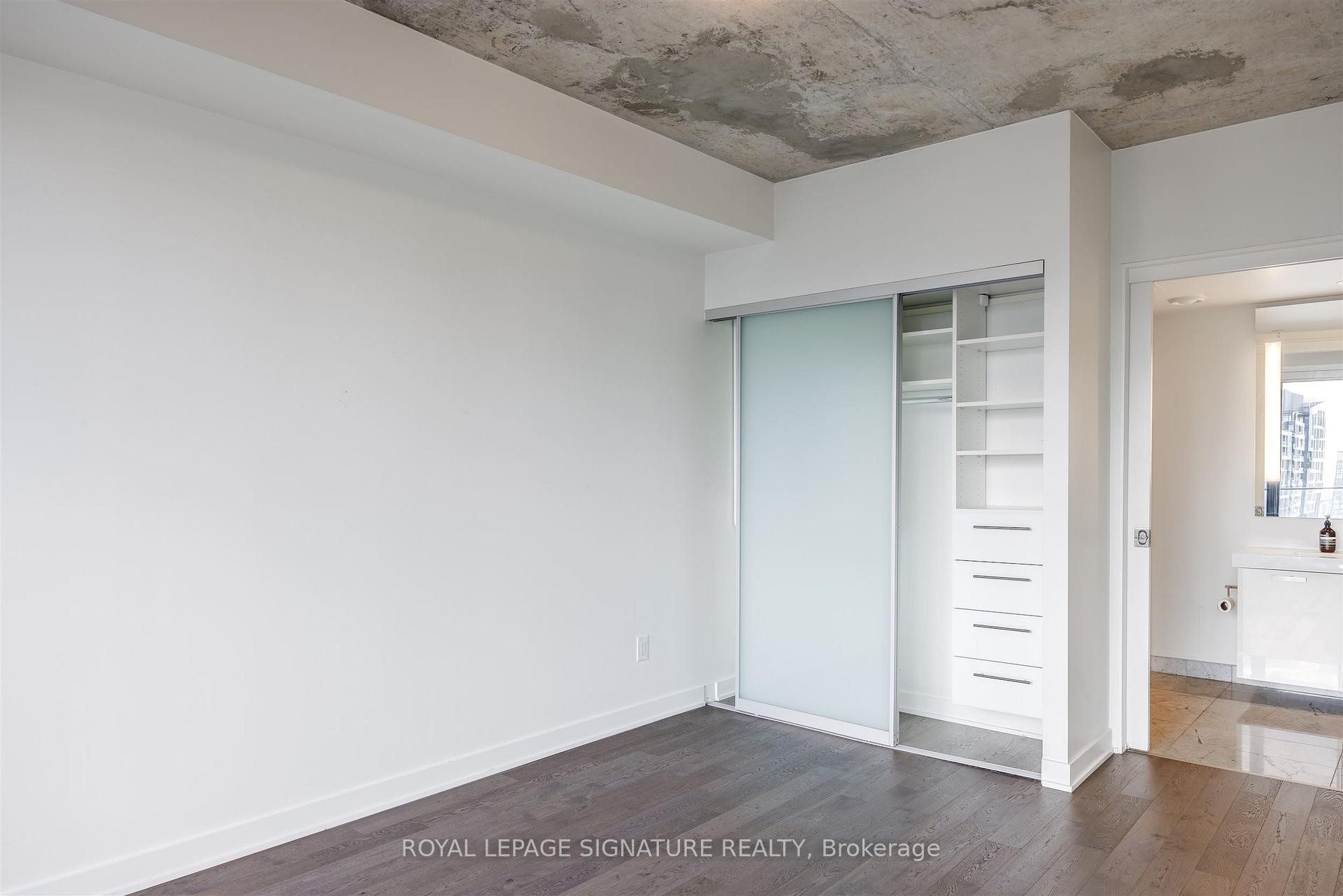 Ph1404-629 King Street W, Toronto, ON - Indoor Photo Showing Other Room