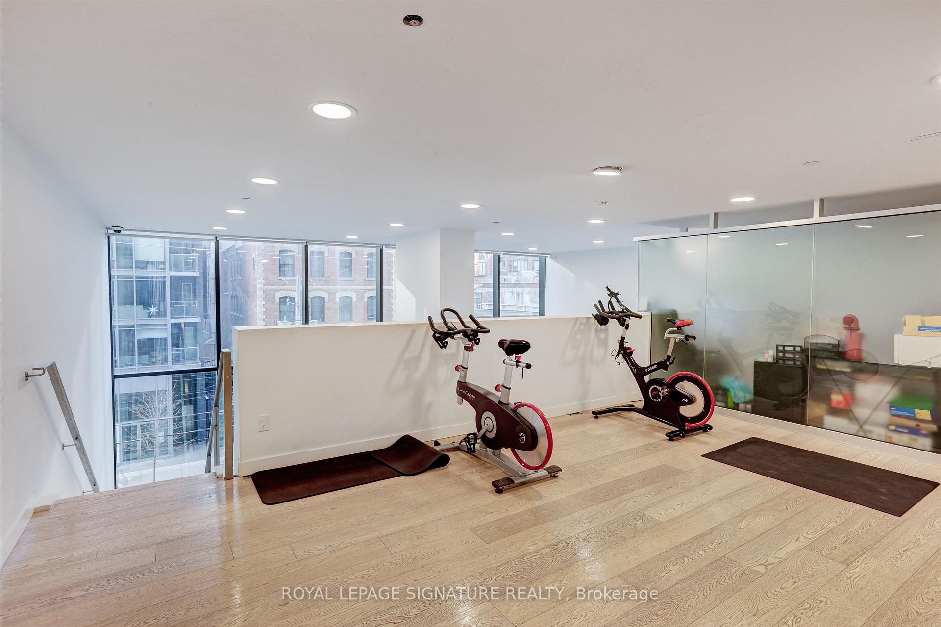 Ph1404-629 King Street W, Toronto, ON - Indoor Photo Showing Gym Room