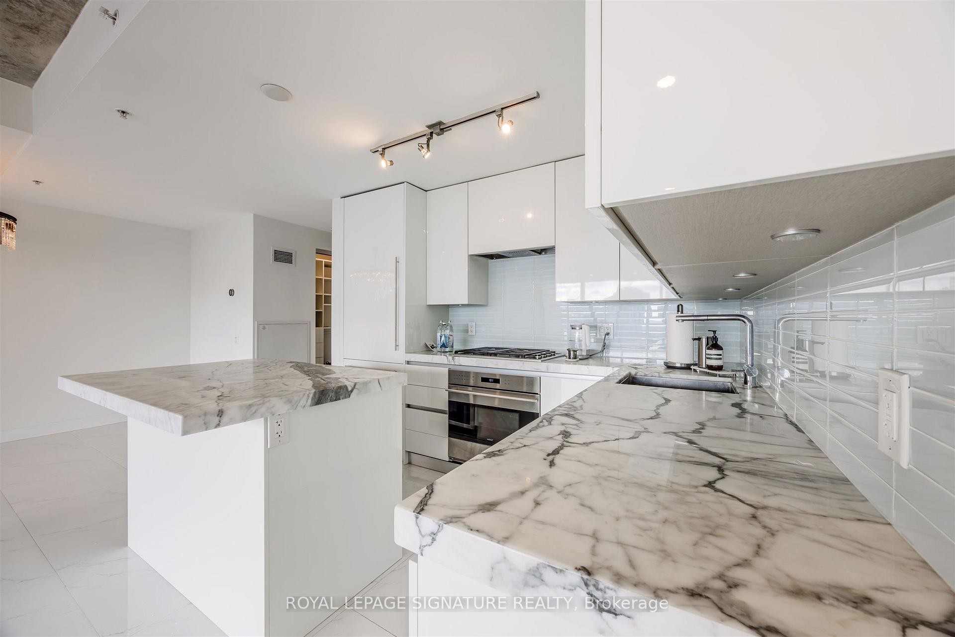 Ph1404-629 King Street W, Toronto, ON - Indoor Photo Showing Kitchen