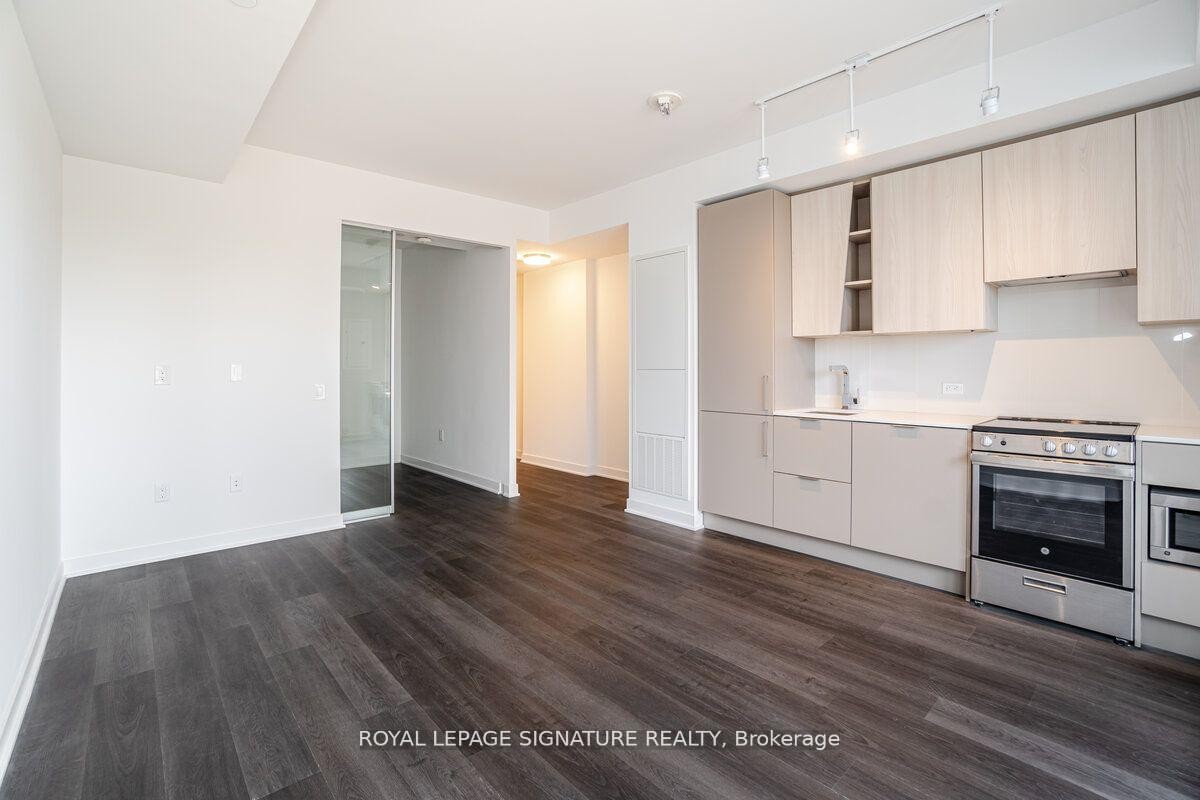 217-3900 Confederation Parkway, Mississauga, ON - Indoor Photo Showing Kitchen