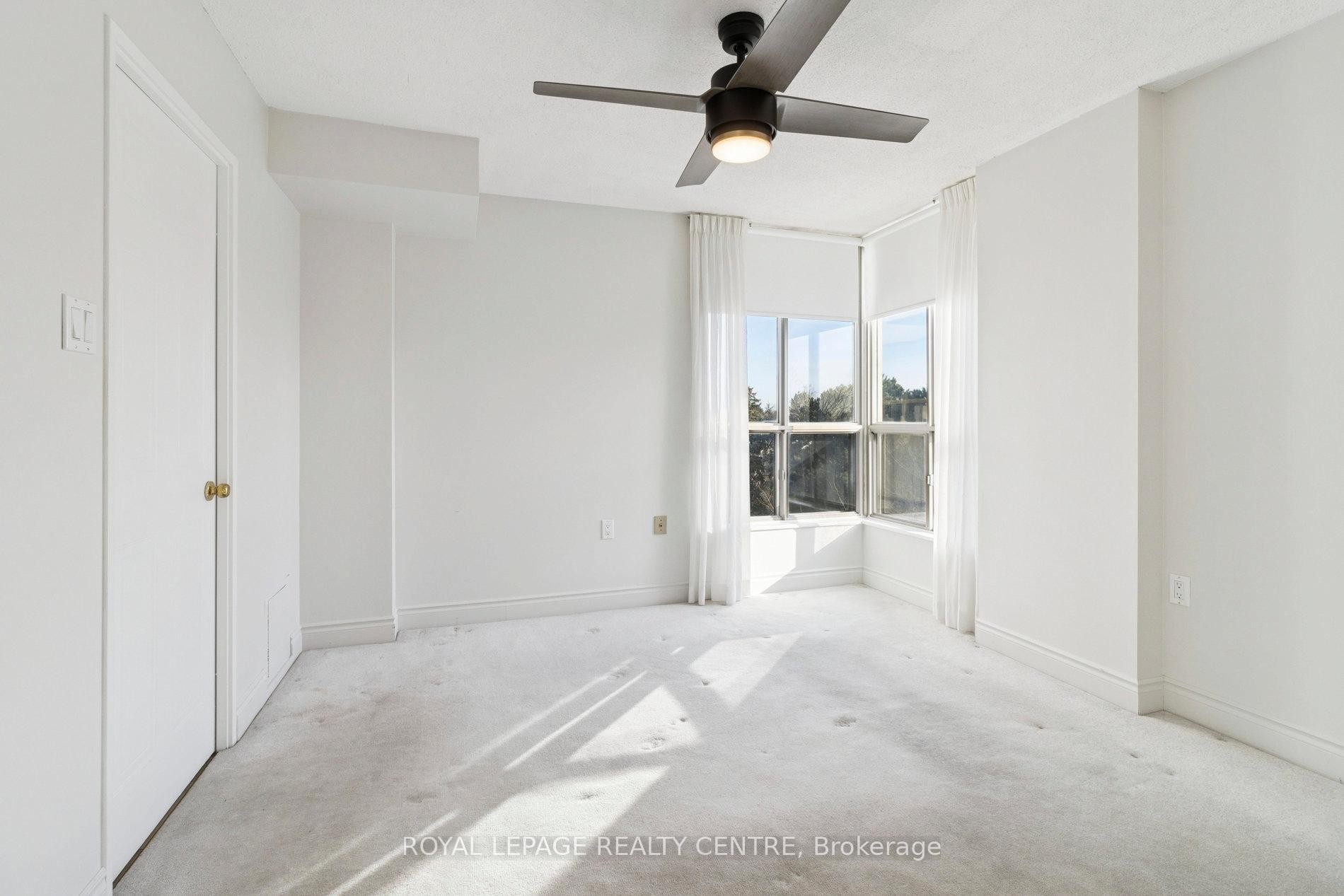 510-1110 Walden Circle, Mississauga, ON - Indoor Photo Showing Other Room