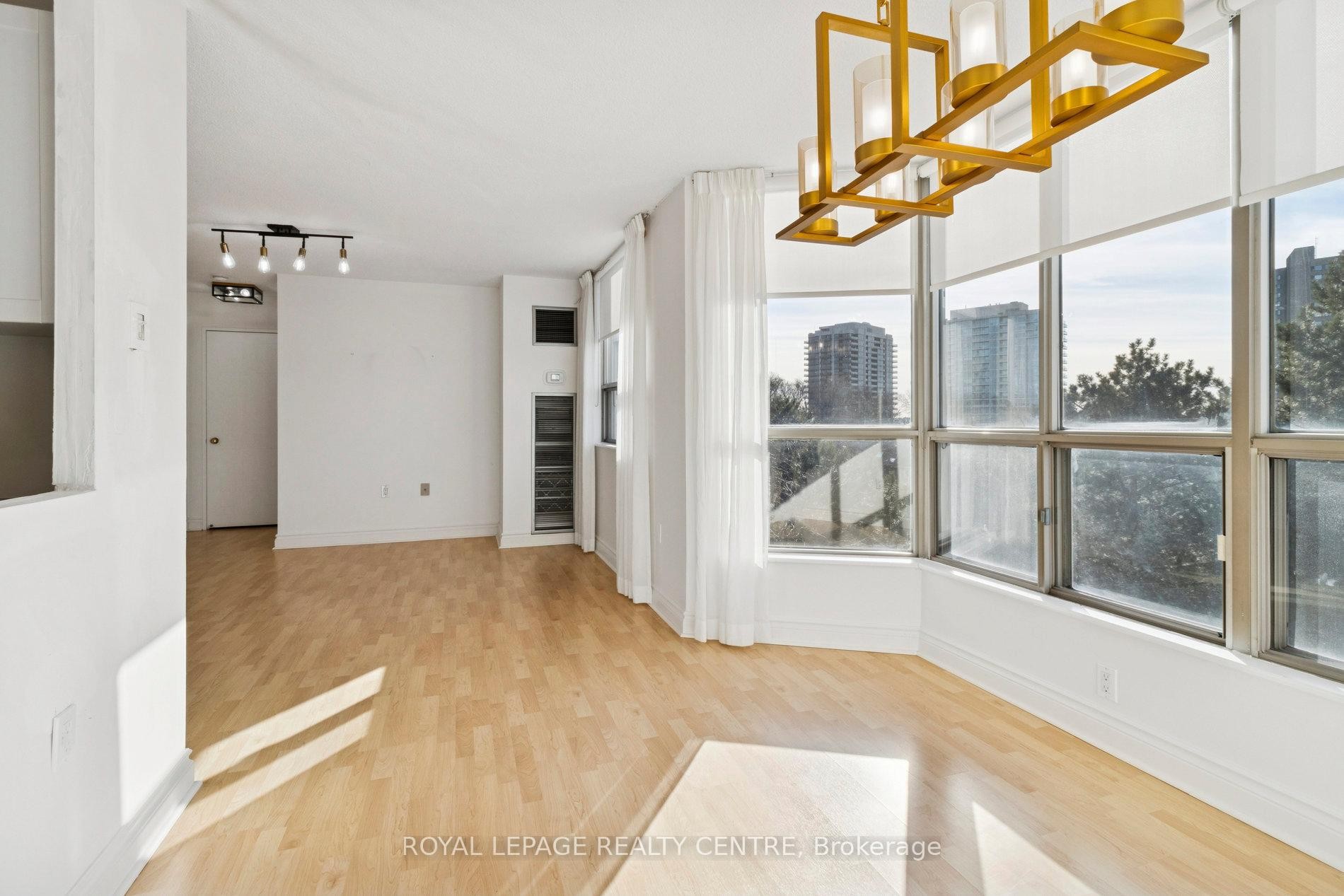 510-1110 Walden Circle, Mississauga, ON - Indoor Photo Showing Other Room