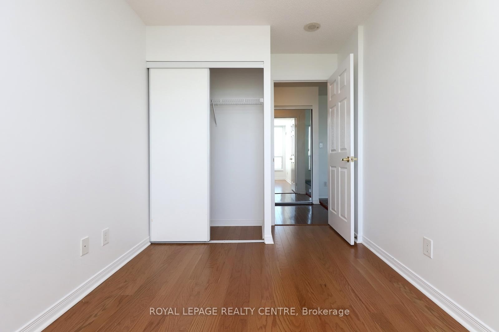 603-4850 Glen Erin Drive, Mississauga, ON - Indoor Photo Showing Other Room